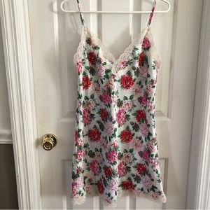 Vtg Victoria’s Secret Gold Label Size M Slip Chemise Lingerie White Lace Floral